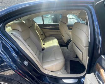 BMW 740 - 11