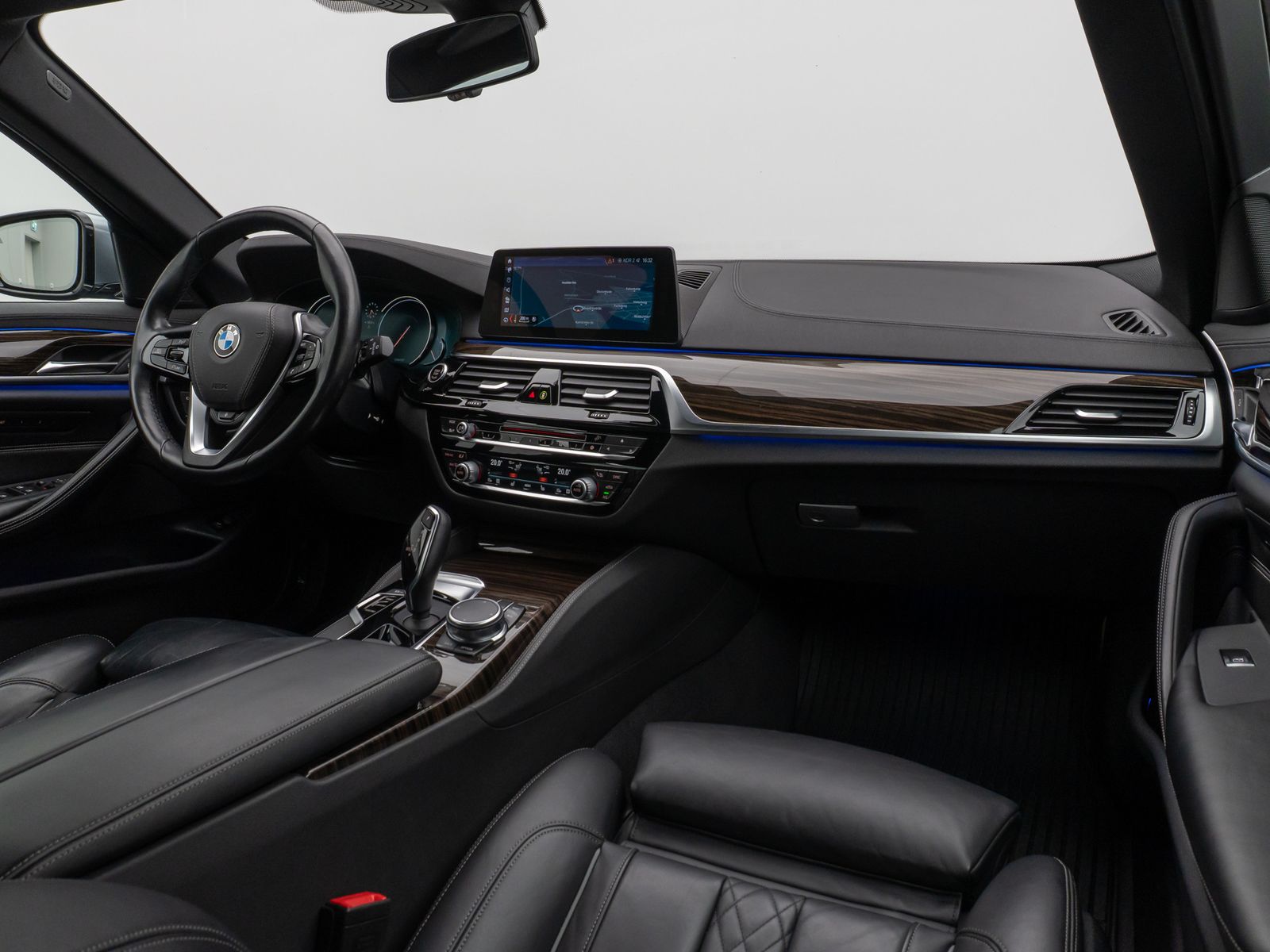 Fahrzeugabbildung BMW 540i xD Luxury Line Kamera HUD HiFi Komfort AHK