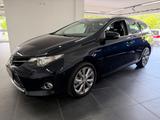Toyota Auris Touring Sports Hybrid Executive+Navi - Toyota Auris Hybrid (/Elektro) Executive mit Benzin-Antrieb