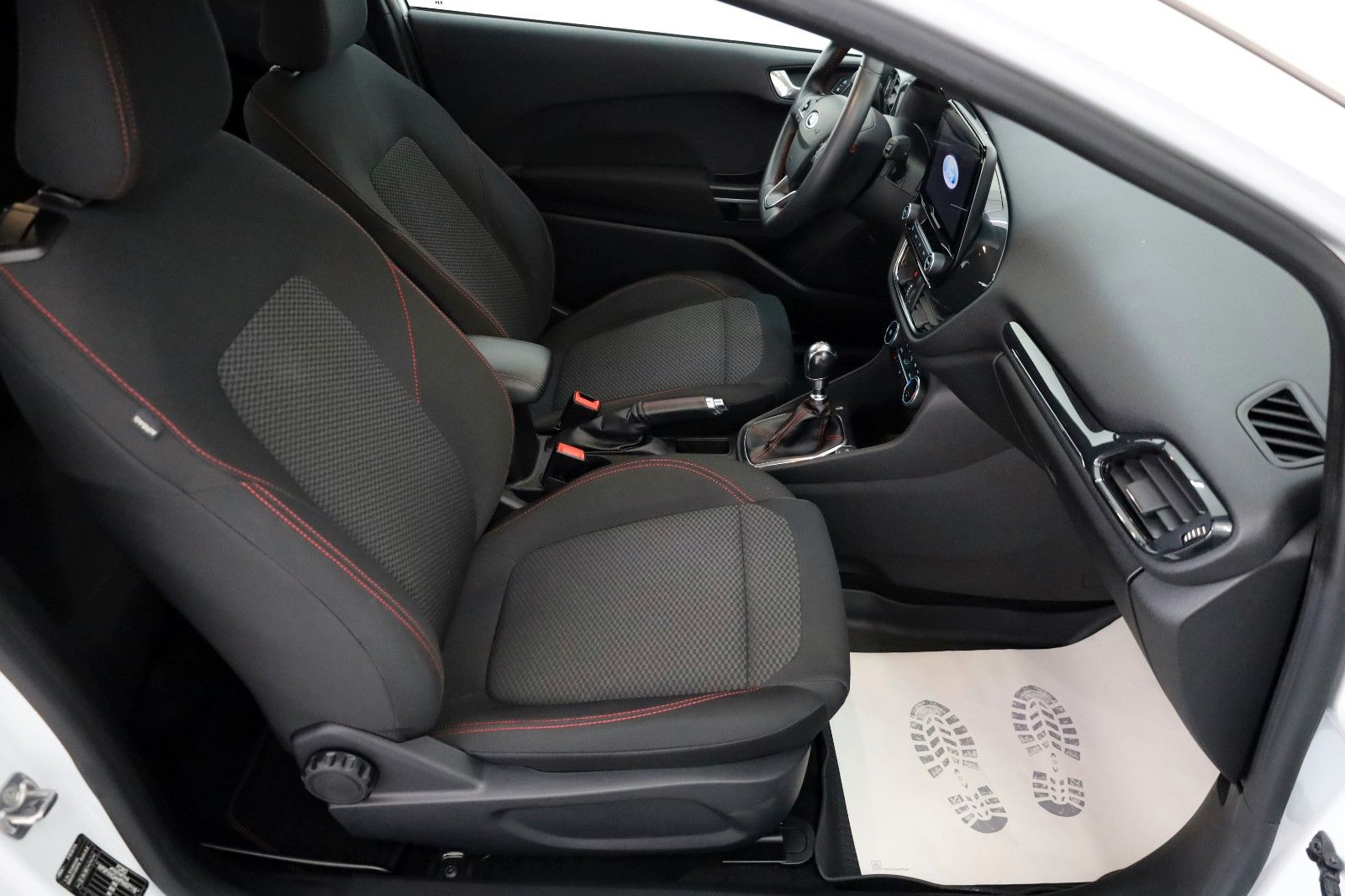 Fahrzeugabbildung Ford Fiesta ST-Line Navi,LED,SH,Kamera,B&O,ACC,SR+WR