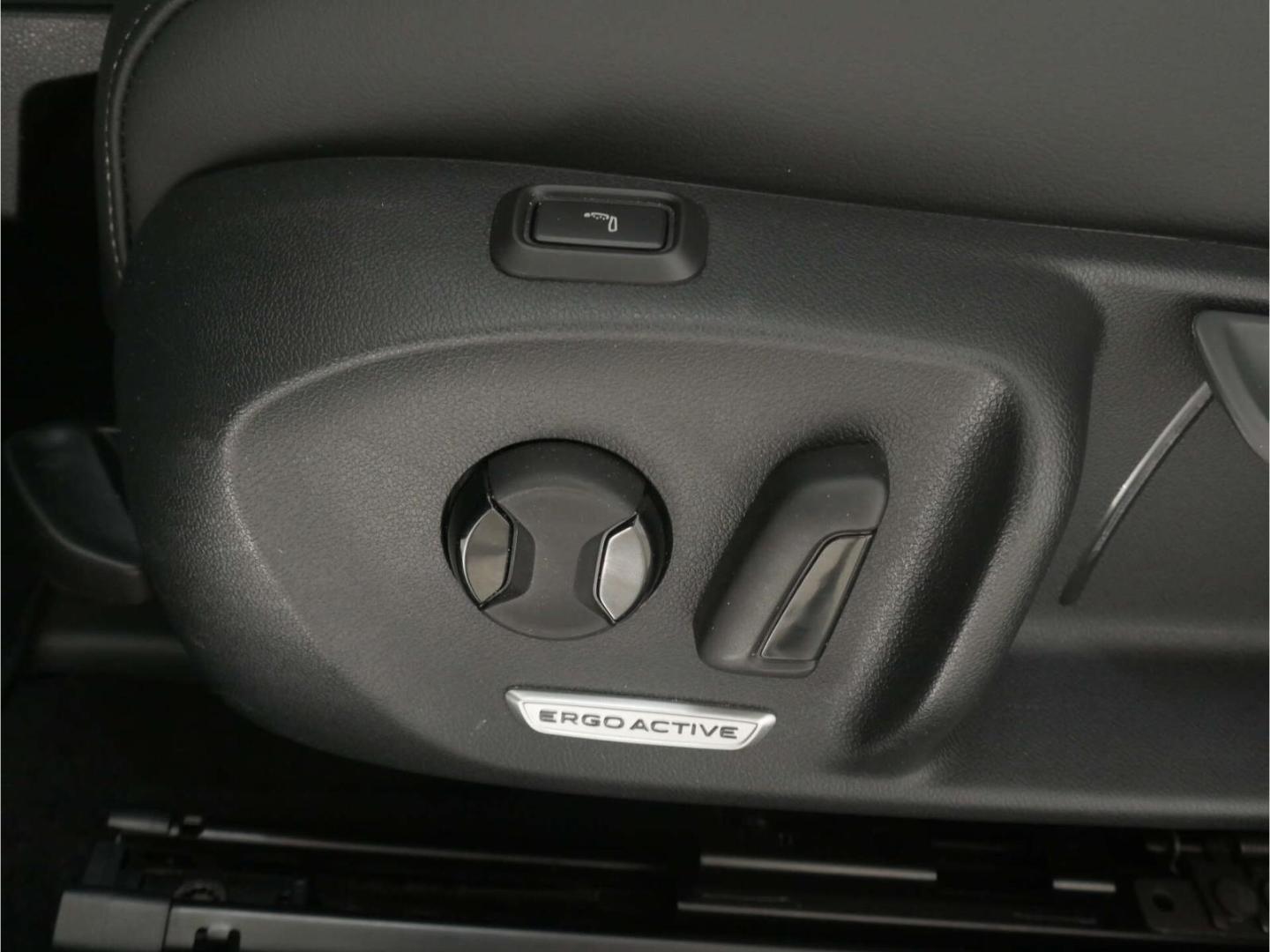 Volkswagen Passat 1.5 eTSI Business DSG NAV/LED/AHK/Kamera, миниатюра 18
