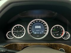 MERCEDES-BENZ E 250 CGI RENTNER / 1.HD / NUR 46.tKM /NEUWERTIG MERCEDES-BENZ E 250 CGI RENTNER / 1.HD / NUR 46.tKM /NEUWERTIG