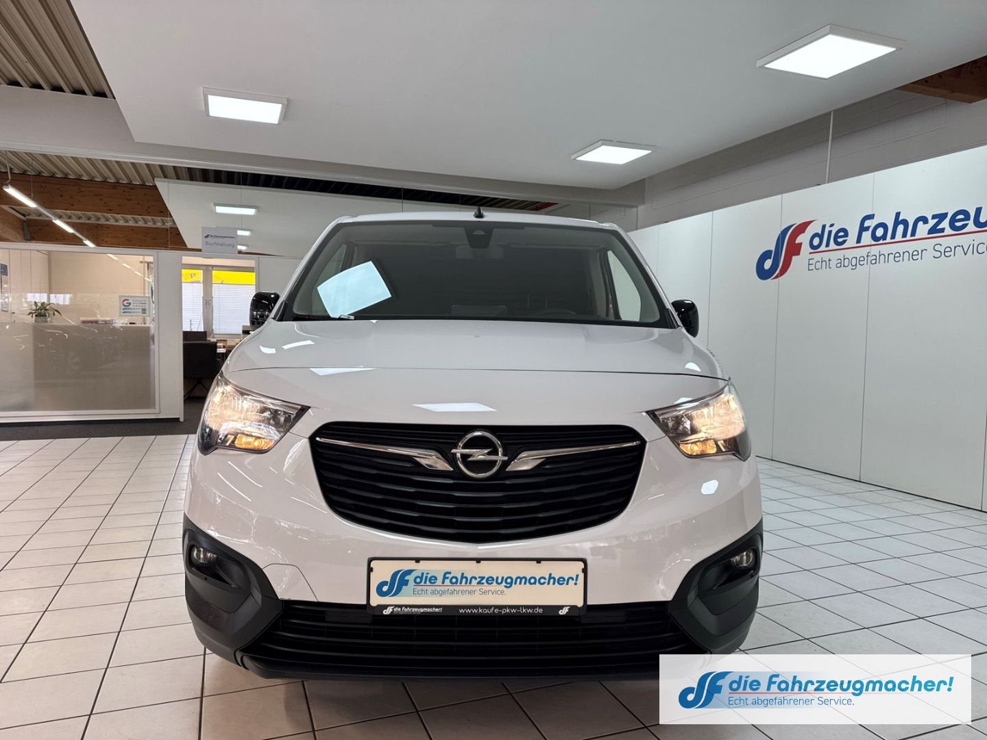 Fahrzeugabbildung Opel Combo E Cargo Edition XL Apple CarPlay Android A