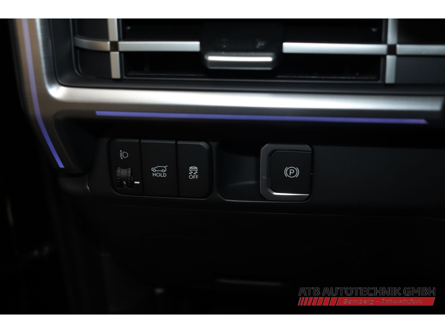 Fahrzeugabbildung Hyundai SANTA FE Hybrid MY26 1.6 T-GDi 6-AT 2WD Signatur