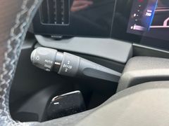 Fahrzeugabbildung Opel Astra L ST 1.2 Business Elegance Autom. LED ACC