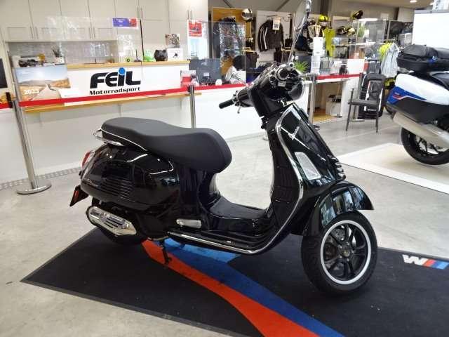 Vespa GTS Super 300 E5 schwarz - Neufahrzeug