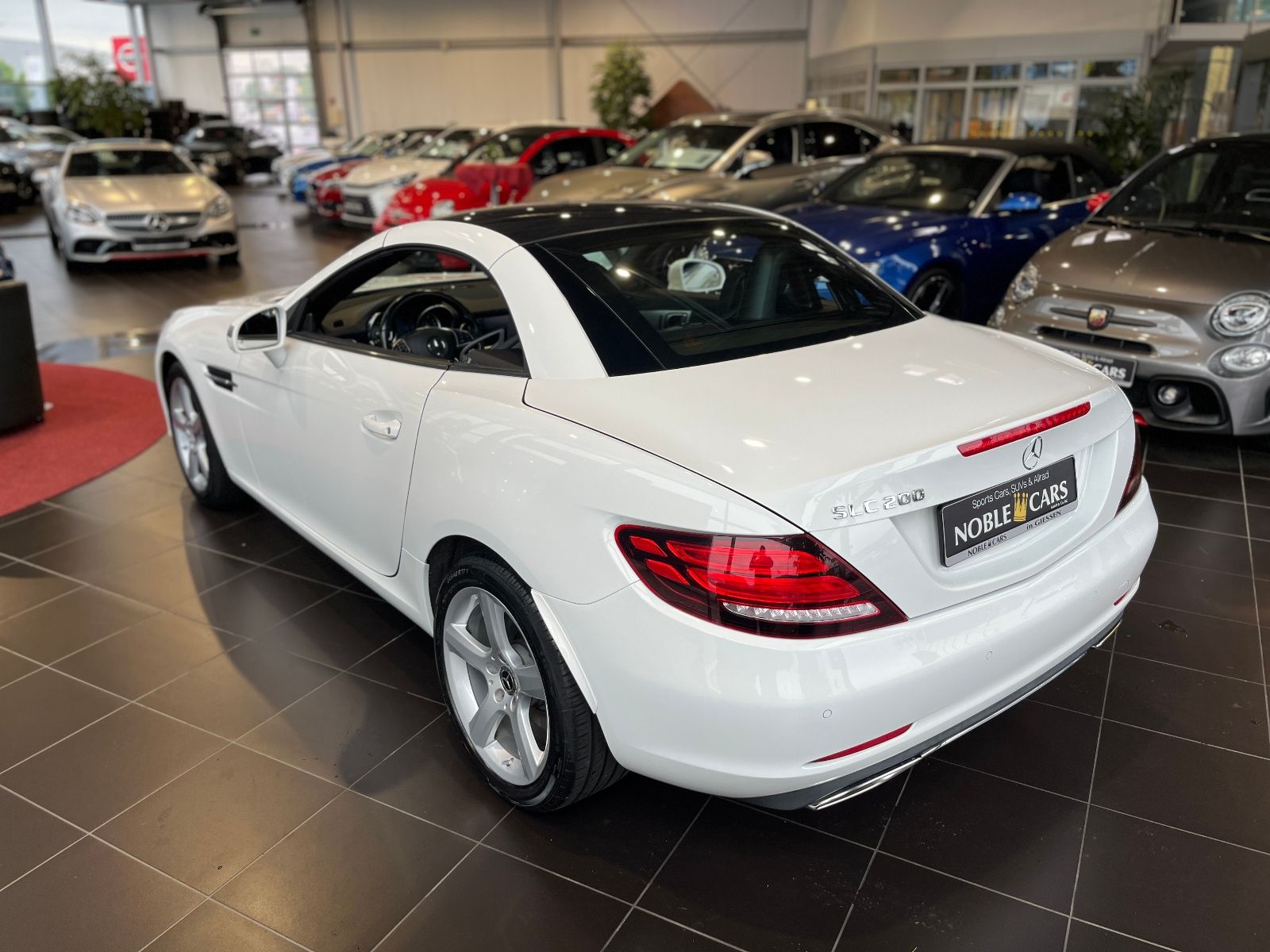 Fahrzeugabbildung Mercedes-Benz SLC 200 KLIMA NAV SHZ PDC ALU