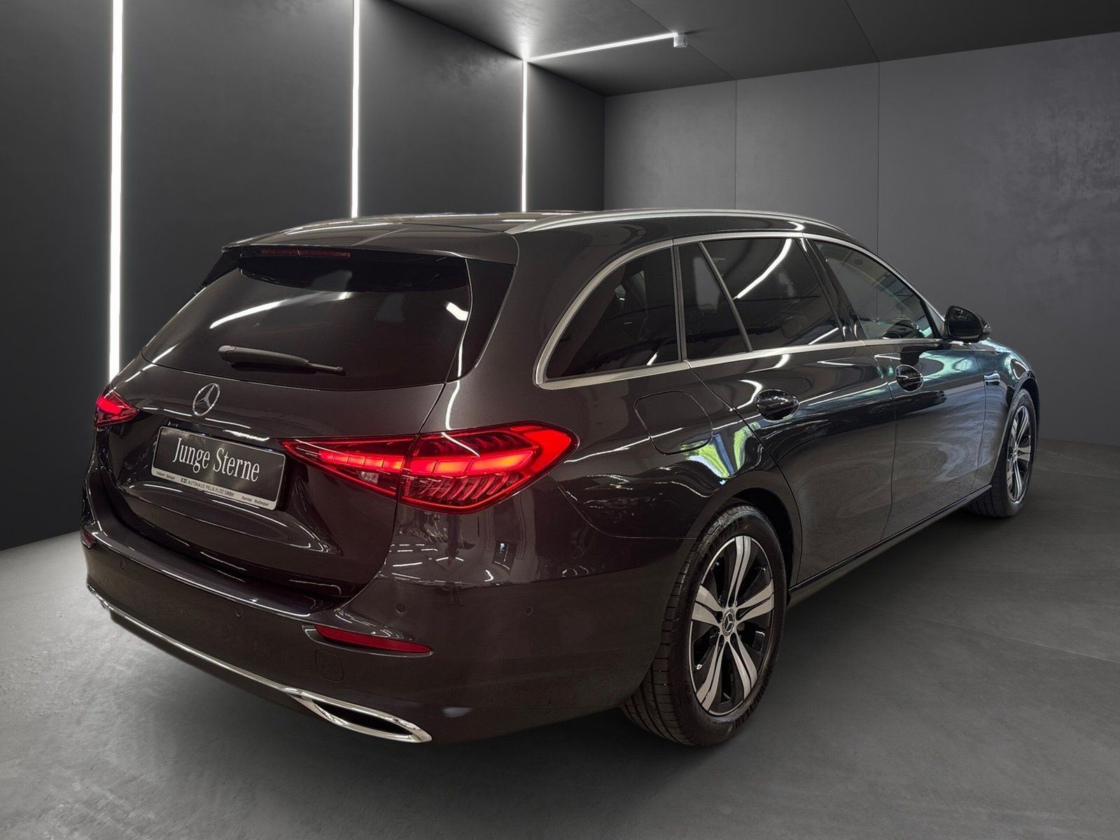 Fahrzeugabbildung Mercedes-Benz C 180 T Avantgarde*AHK*Kamera*LED*CarPlay*EasyPa