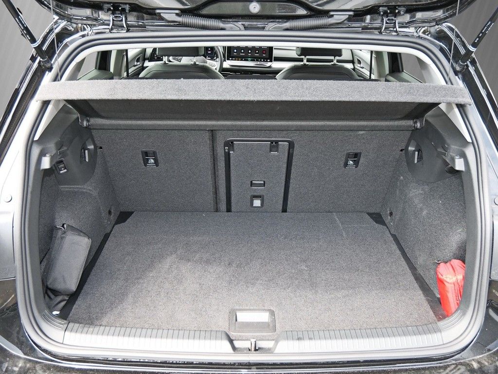 Volkswagen Golf VIII Lim. 1.5 eTSI Style MATRIX AHK ACC 36 foto 5