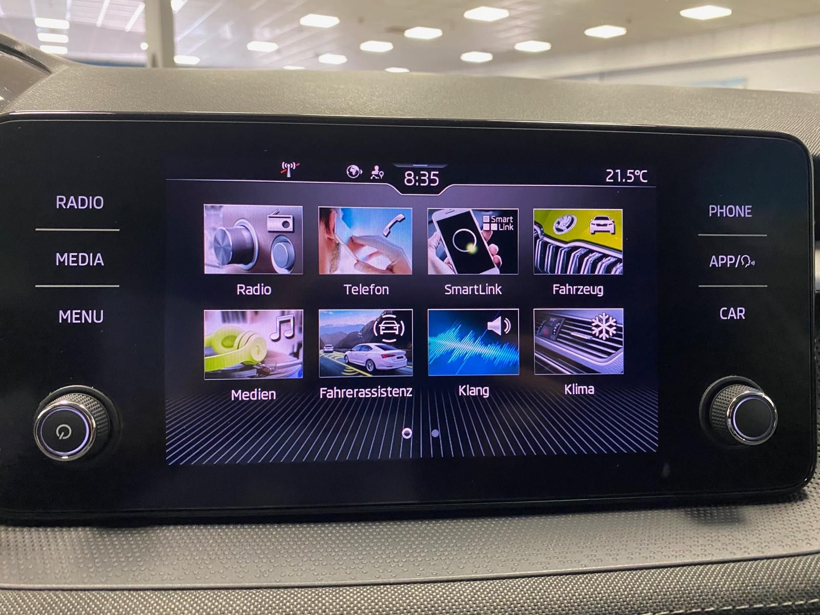 Fahrzeugabbildung SKODA Fabia 1.0 TSI Style APP+KLIMA+RFK+PDC+SITZHEIZ+A