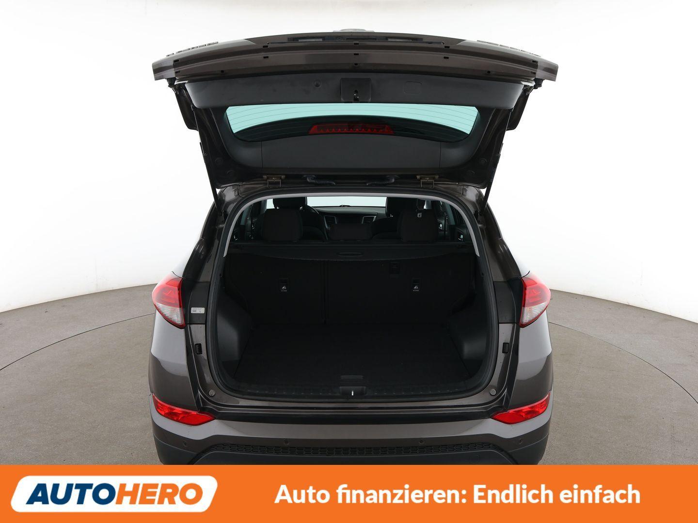Hyundai Tucson 1.6 Trend blue 2WD *NAVI*CAM*PDC*SHZ*AHK*