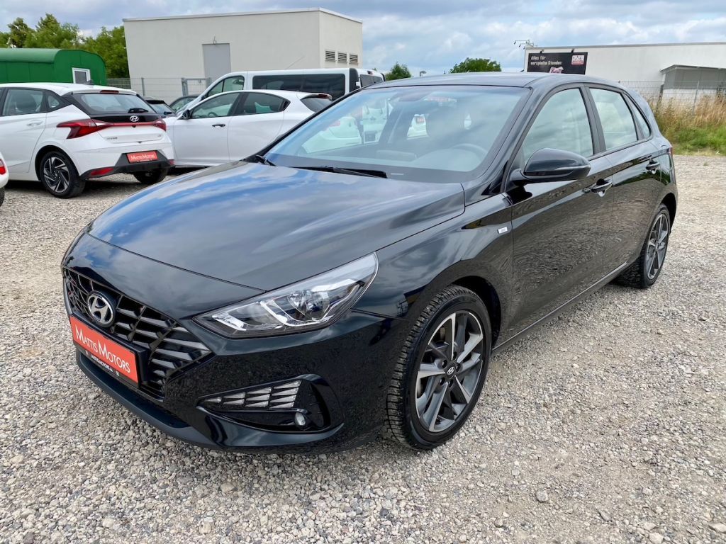 Fahrzeugabbildung Hyundai i30 1.0 AAC SHZ ALLWETTERREIFEN ALU KAMERA PDC