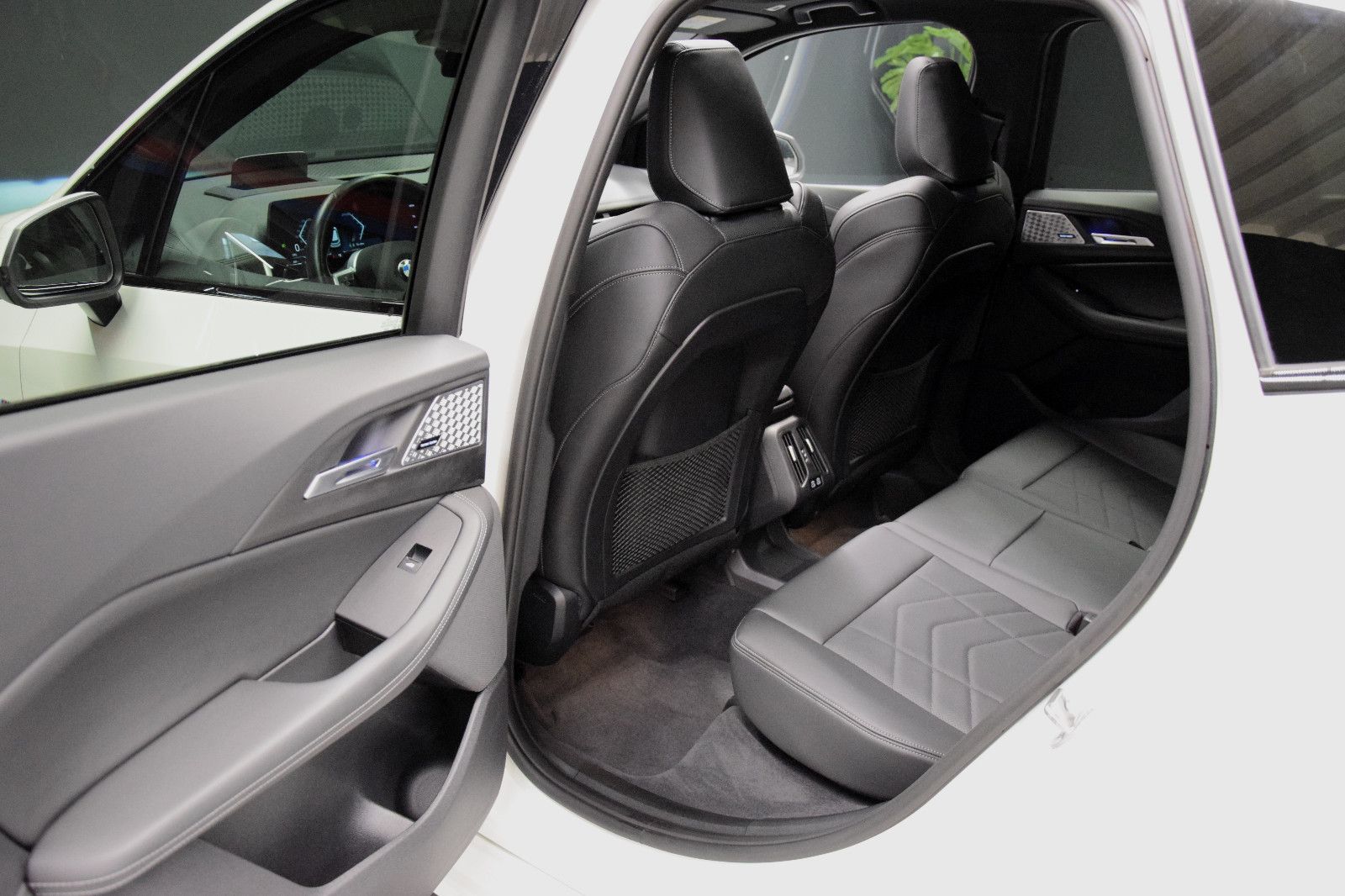 Fahrzeugabbildung BMW 223d Active Tourer xDrive M Sport Pano AHK HuD