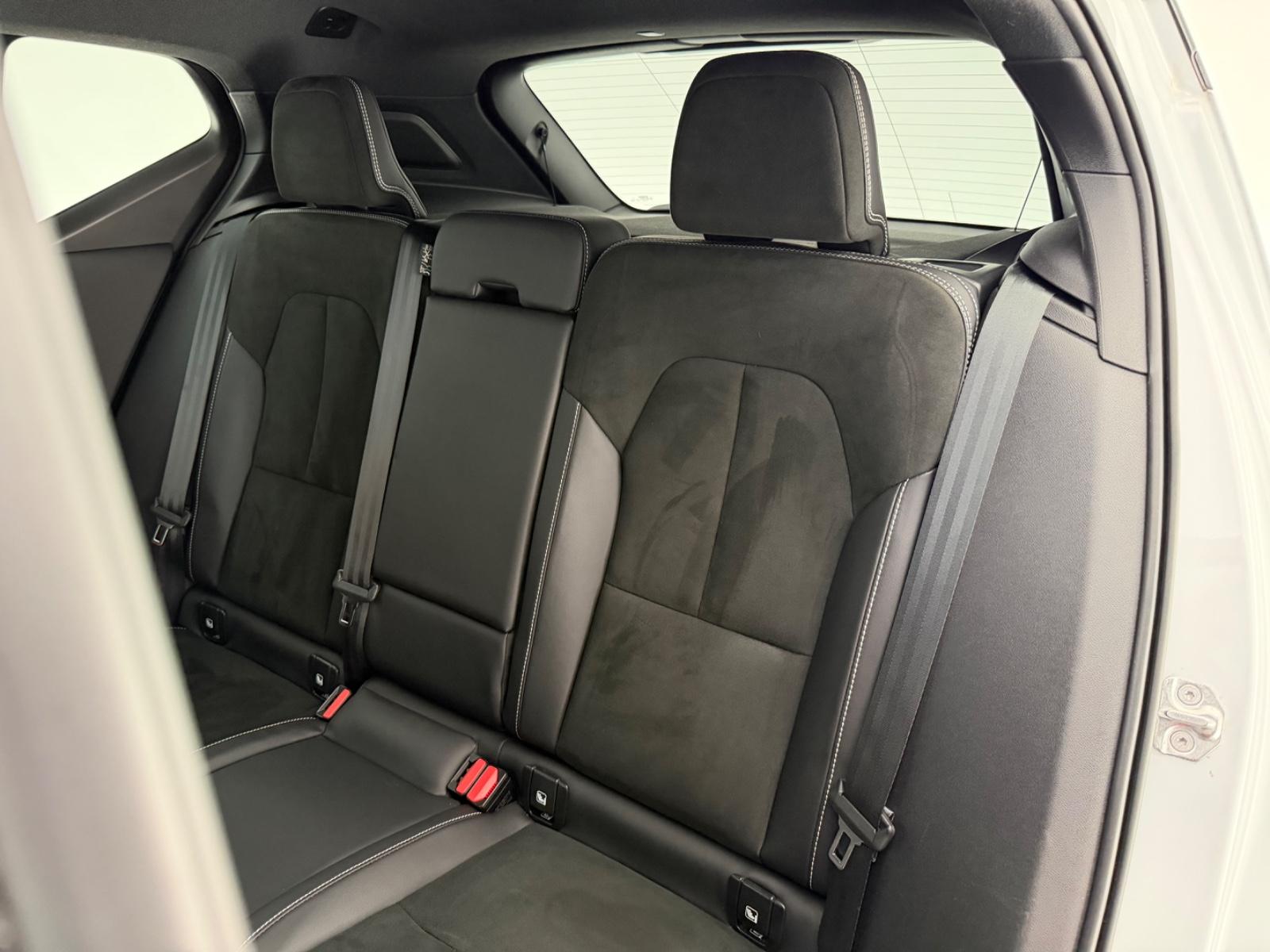 Volvo XC40 T3*R DESIGN*LED-R.KAM-APP-SHZ-LHZ-ACC-WLAN, миниатюра 27
