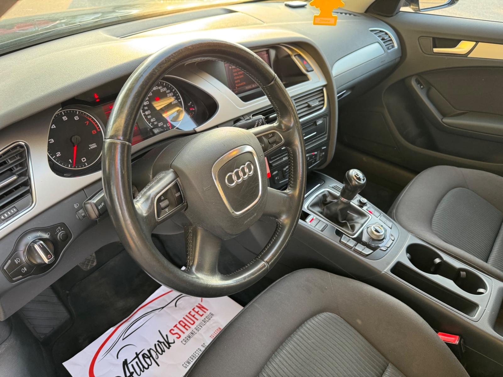 Audi A4 2011 — photo 10