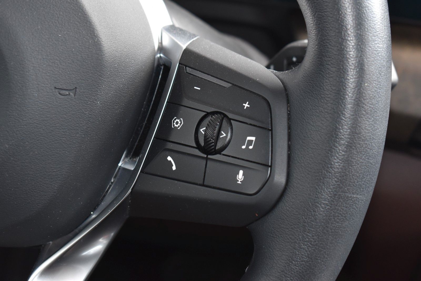 BMW iX1 30 xDrive Navi PanoDach Keyless LED foto 18