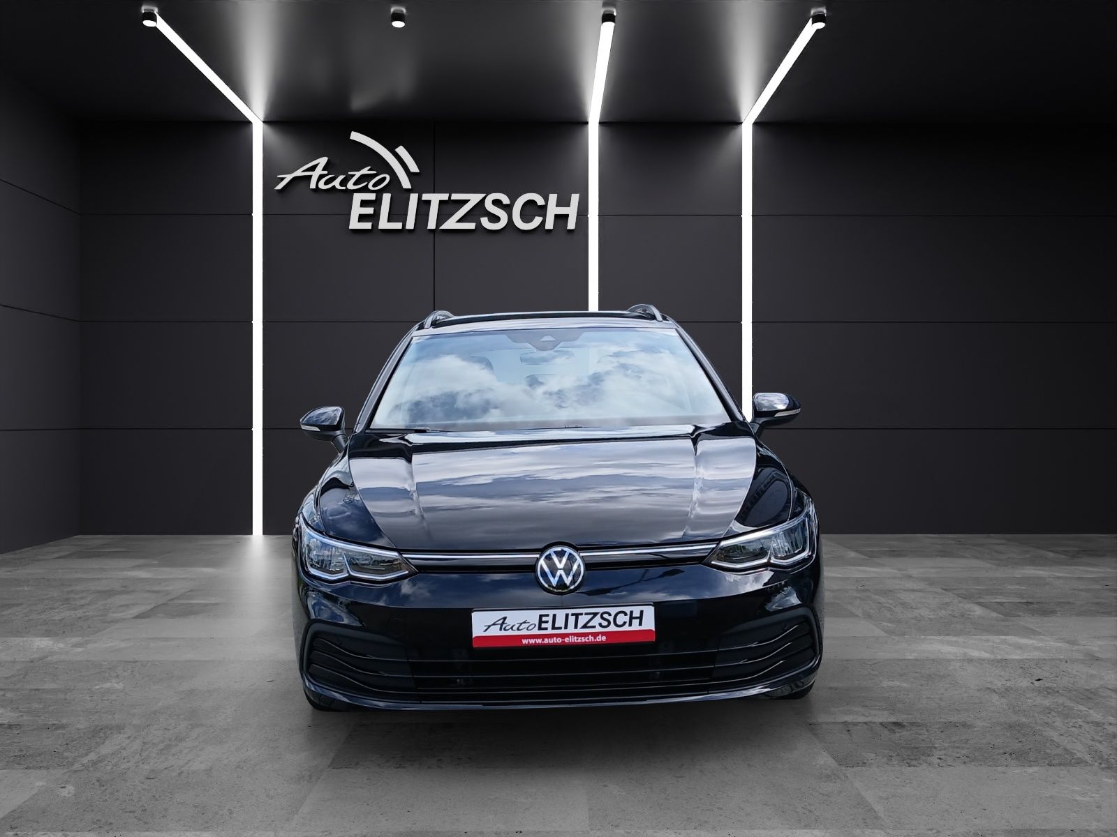 Fahrzeugabbildung Volkswagen Golf VIII Variant TDI Life LED Navi AID ACC Park