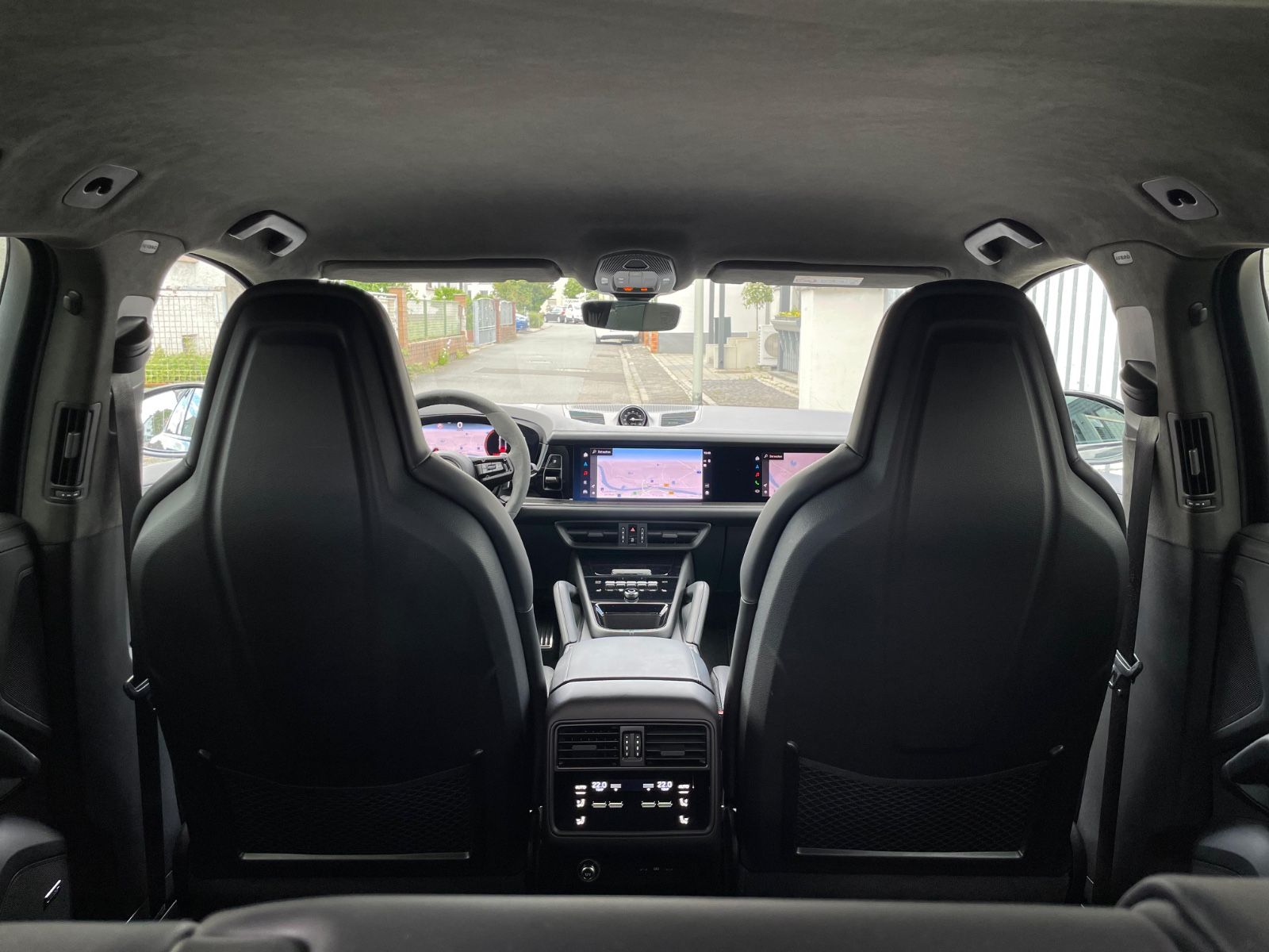 Fahrzeugabbildung Porsche Cayenne GTS Coupé Leichtbau|ACC|HUD|PASM|3.Displ