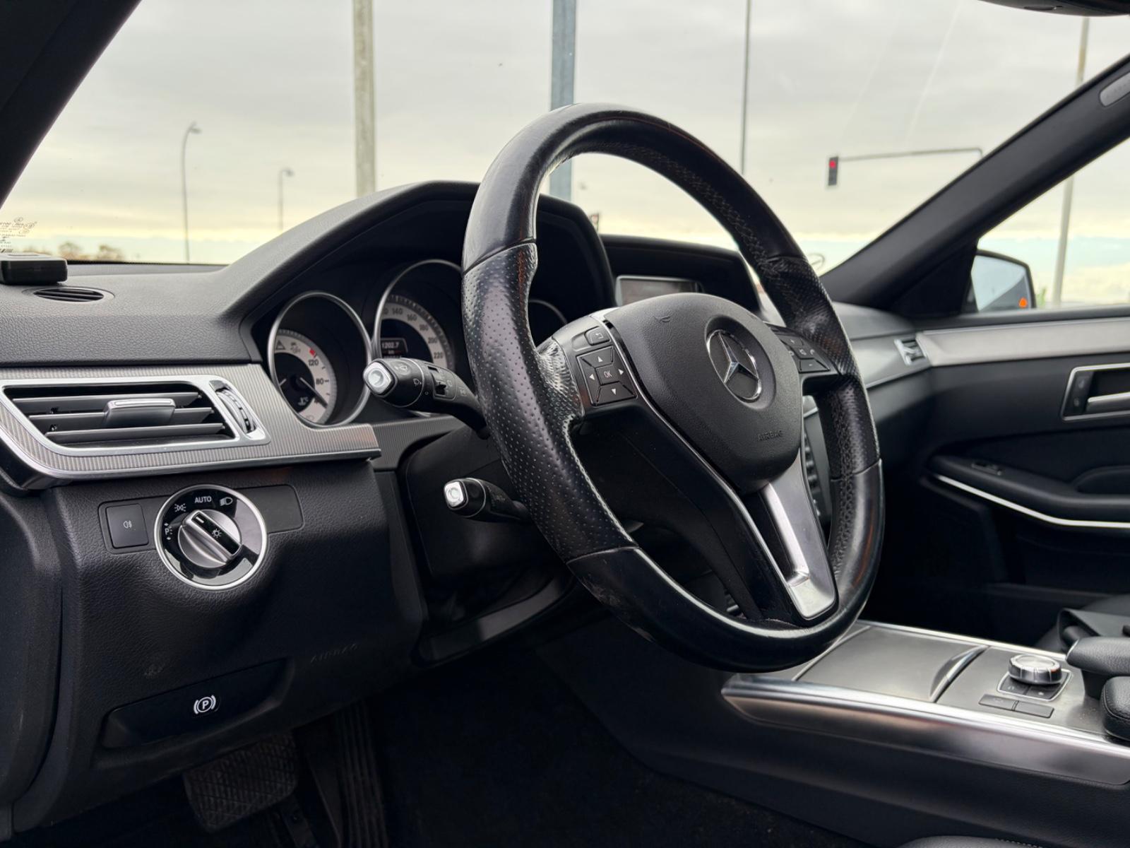 Mercedes-Benz E300 2013 — photo 20