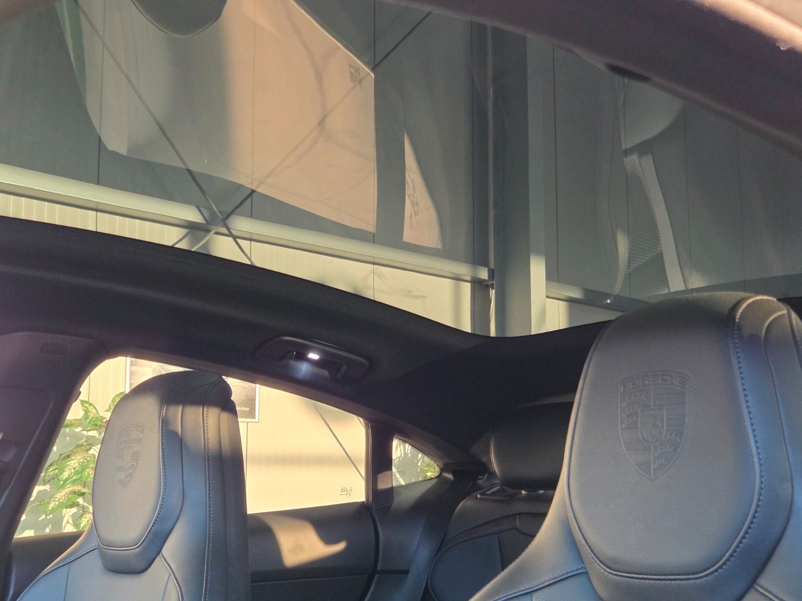 Fahrzeugabbildung Porsche Taycan Basis