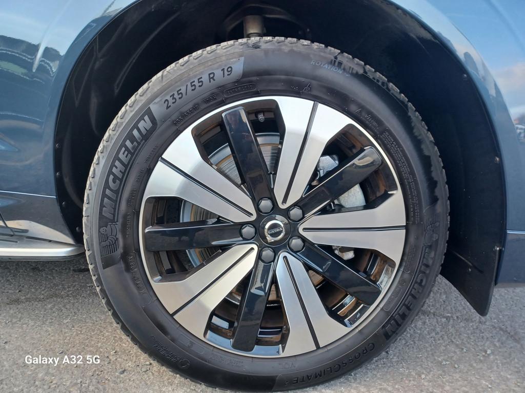 Volvo XC60 T6°Plus Dark Recharge°Panorama°AWD°Trittbre