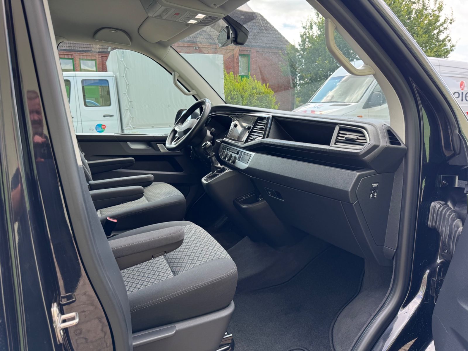 Volkswagen T6.1 Multivan 2.0 TDI AHK Navi. St.Hzg Kamera foto 20