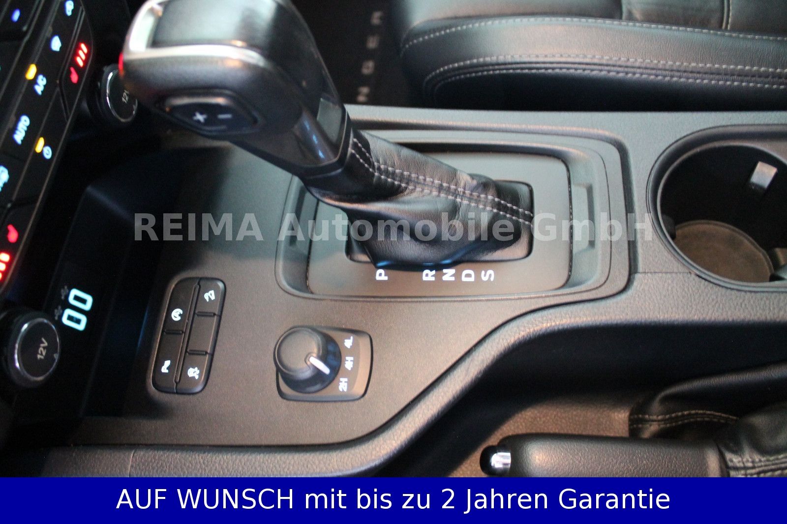 Fahrzeugabbildung Ford Ranger Limited Extrakabine 4x4, Trittbretter