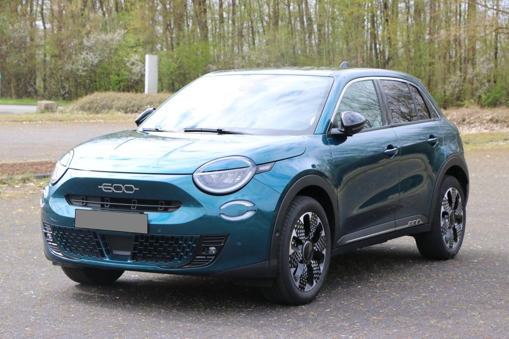 Fiat 600e La Prima 54 kWh ACC SHZ Navi LED RK