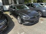 Volkswagen Passat 2.0 TDI Elegance DSG Navi+Matrix+AHK+R-Ka - VW Passat Gebrauchtwagen in Wiesbaden