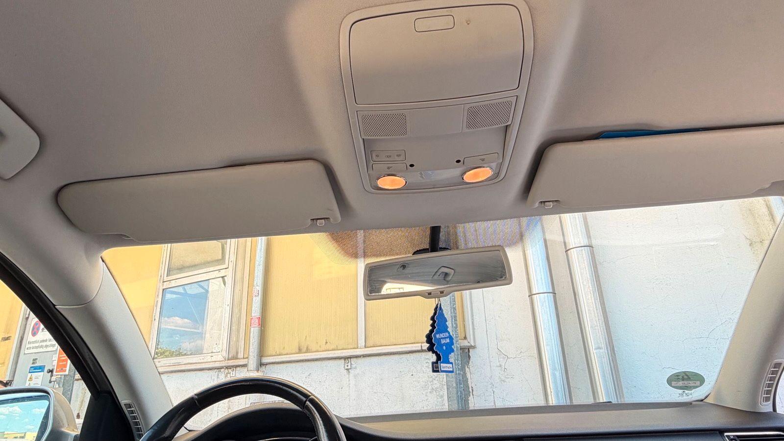 Volkswagen  2010 — photo 13