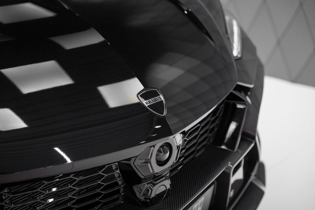 Urus 4.0 V8 SE 2026 BRABUS FULL CARBON AKRAPOVIC - Bild 8