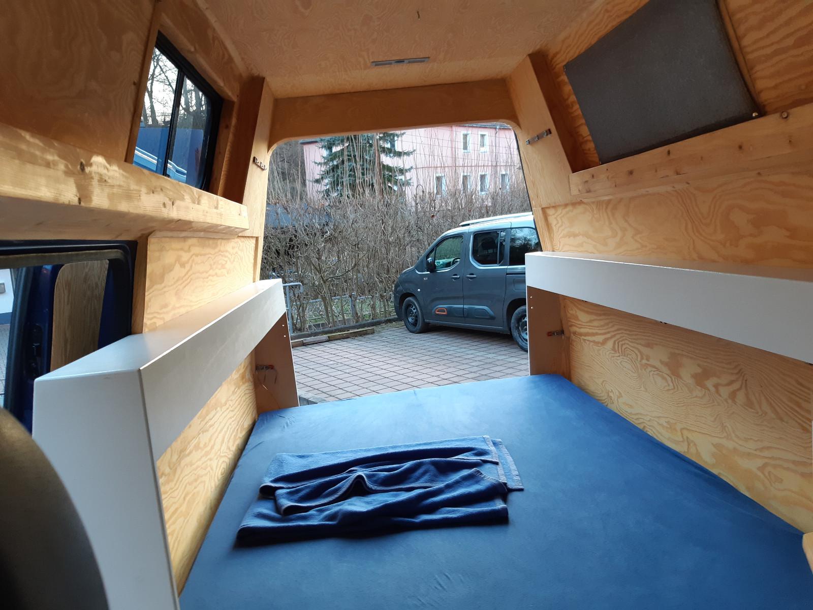 Volkswagen VW T5 Hochdach  Allrad Camper  Tischlerausbau 