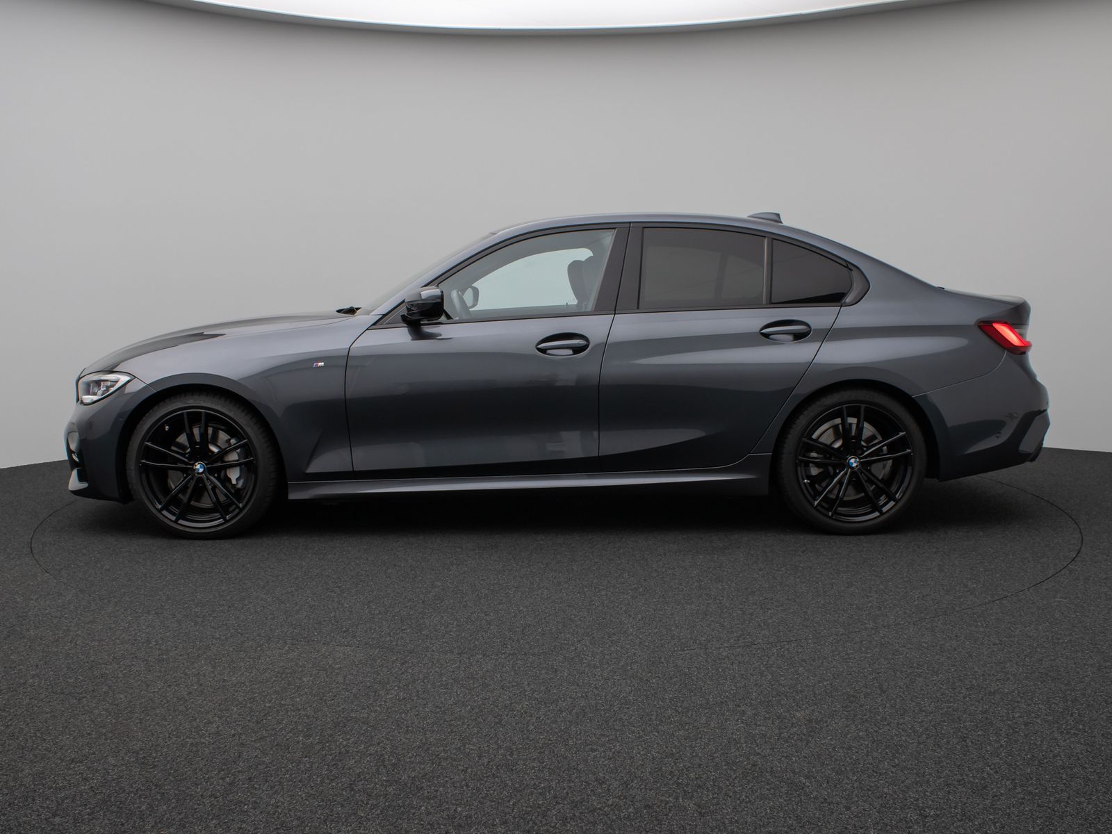 Fahrzeugabbildung BMW 330i xD M Sport Kamera Laser HUD DAB Komfort 19"