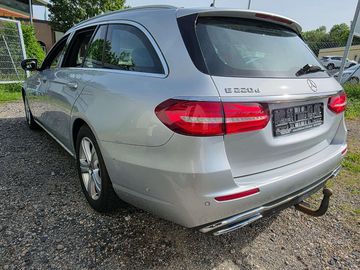 Mercedes E 220 - 11