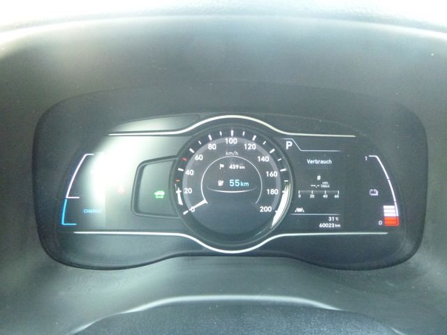 Fahrzeugabbildung Hyundai Kona Style Elektro 2WD >Wärmepumpe/KAM/NAV<