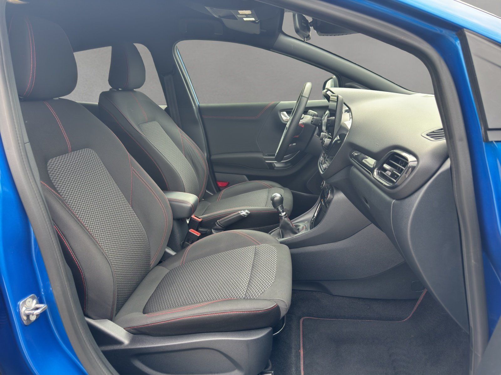 Fahrzeugabbildung Ford Puma 1.0 ST-Linie LED/TEMPOMAT/KAMERA/NAVI/SHZ/