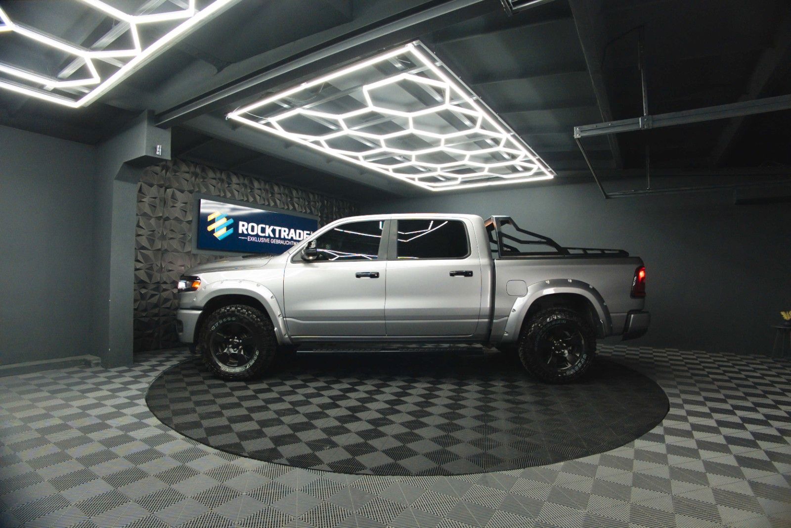 Fahrzeugabbildung Dodge RAM 3.0 MY 25 TWIN TURBO Offroad Night ACC 19%