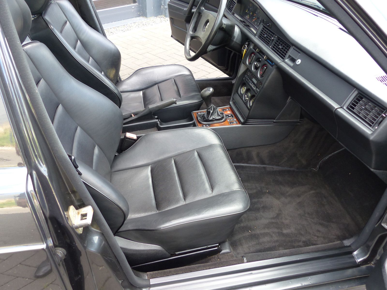 Fahrzeugabbildung Mercedes-Benz 190 E 2,3 16 V * 1.Hand* Erstlack*