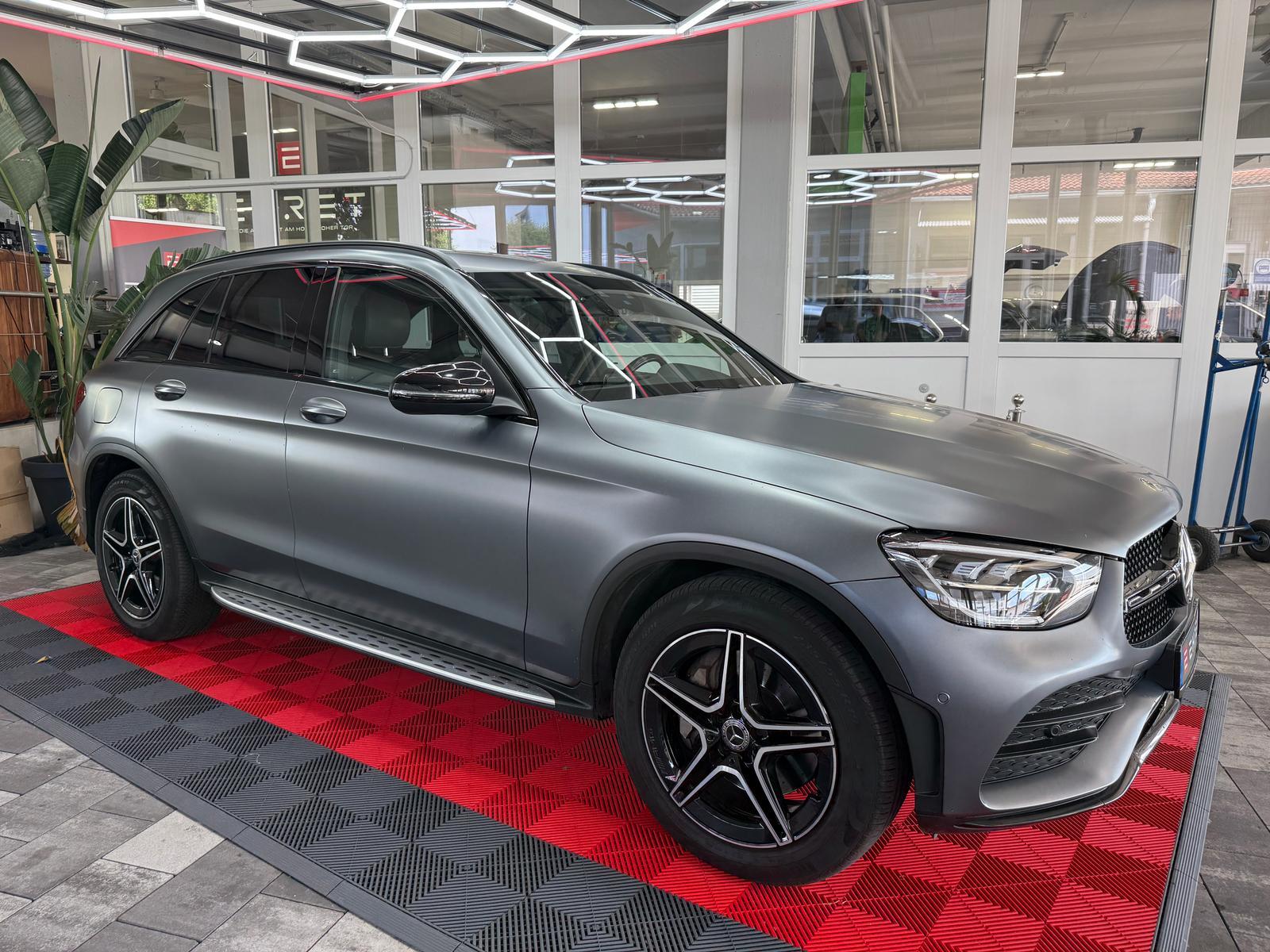 Mercedes-Benz GLC 220, 4Matic, AMG Line Int. + Ext., AHK