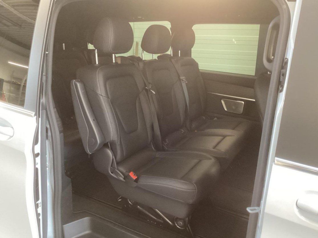 Fahrzeugabbildung Mercedes-Benz V 300 d XL Avantgarde AIRMATIC 8-Sitz AHK DISTRO