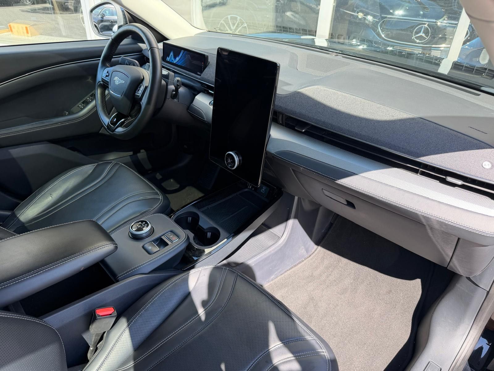 Fahrzeugabbildung Ford Mustang Mach-E >PANO+MEMO+LED+NAVI+SHZ+360°+ACC+