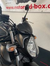 Suzuki Gladius SFV 650 A Erst 4800 KM Gewährleistung - SUZUKI 650 GLADIUS