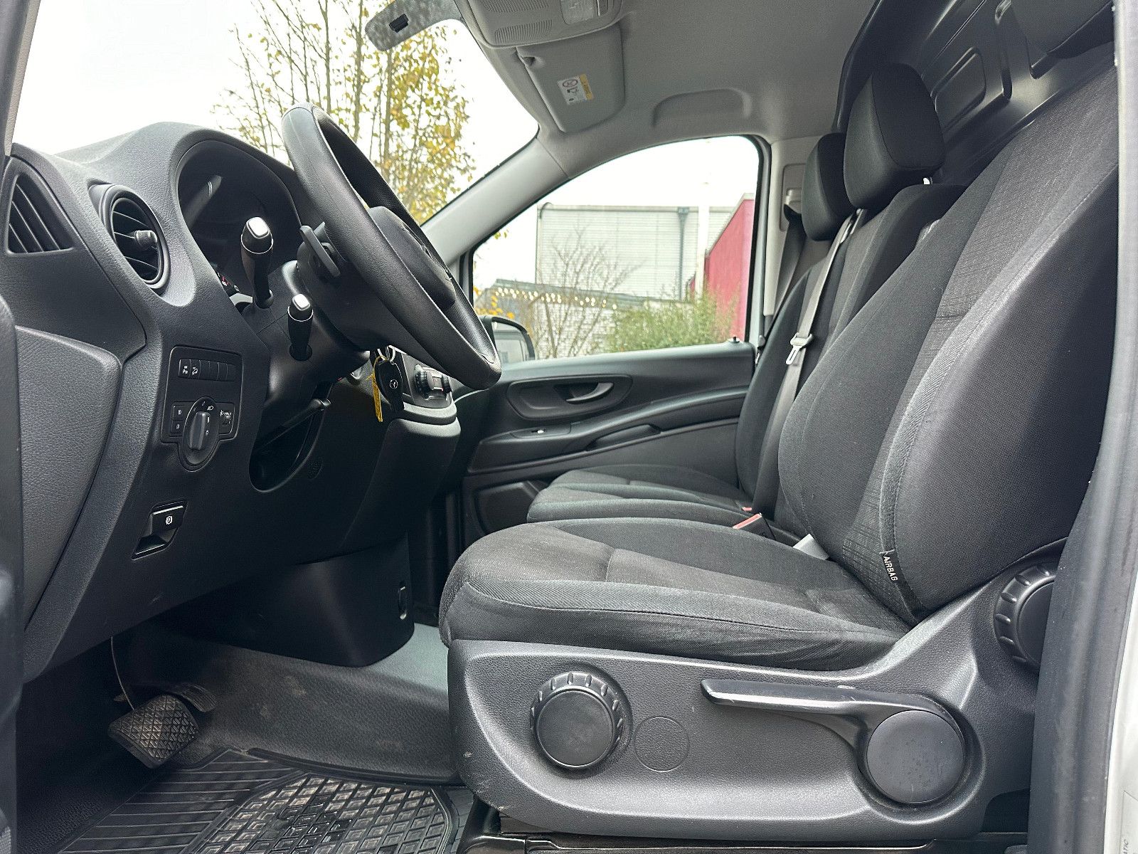 Fahrzeugabbildung Mercedes-Benz VITO 114 4Matic LANG *NAVI*KLIMA*SH*AHK*SORTIMO*