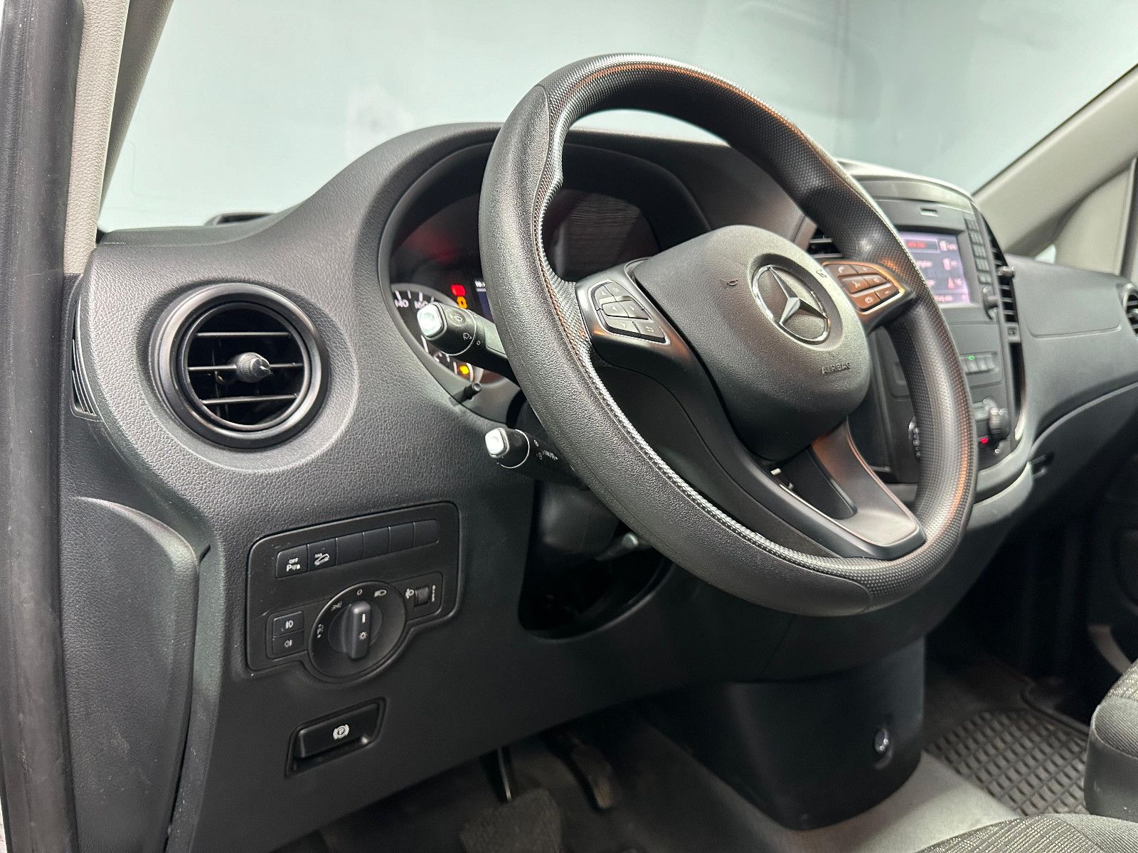 Fahrzeugabbildung Mercedes-Benz VITO 4Matic LANG*NAVI*KLIMA*AHK*SORTIMO*