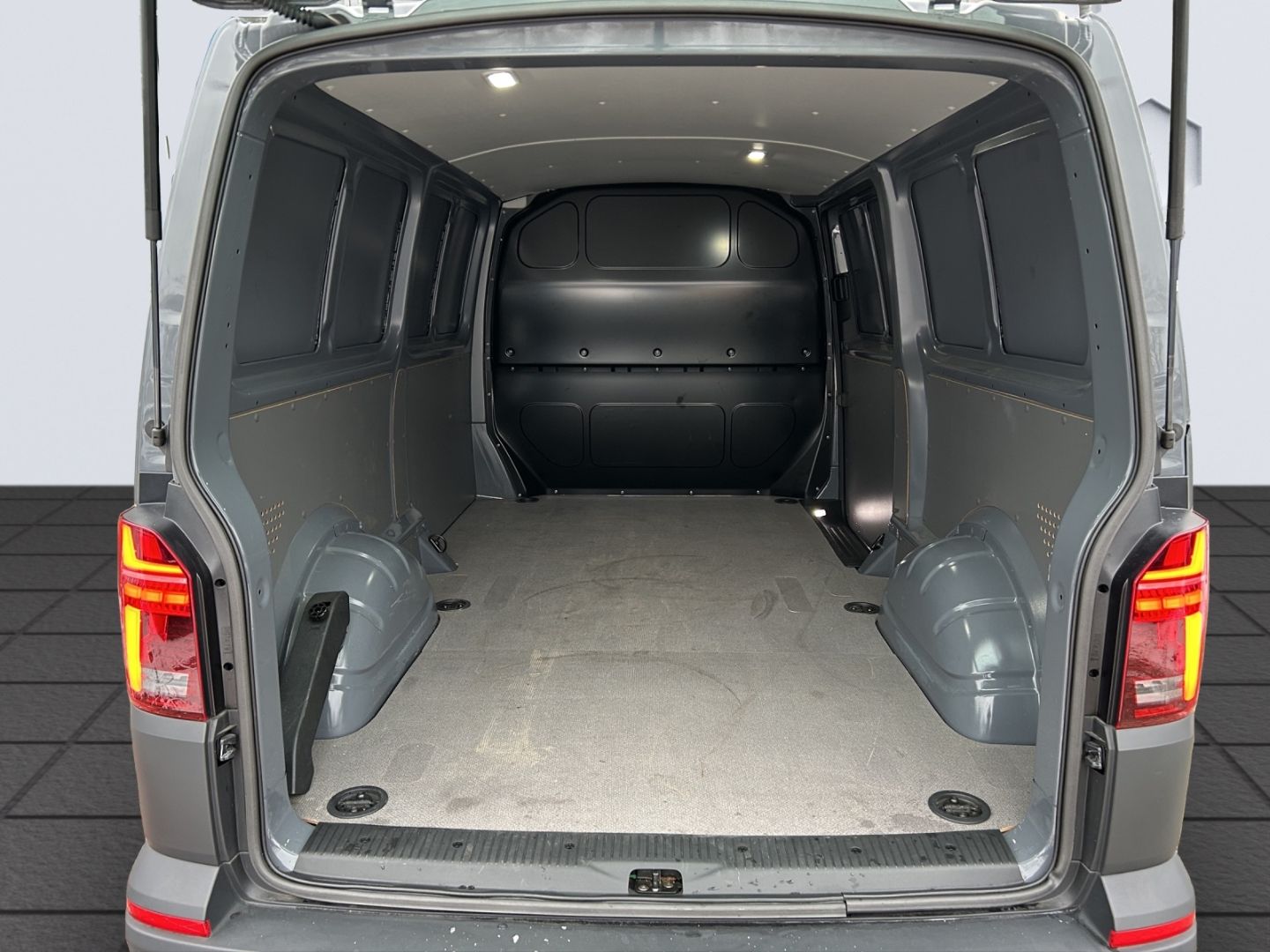 T6.1 Kasten 2,0l TDI 5-Gang AHK Navi LED ACC App