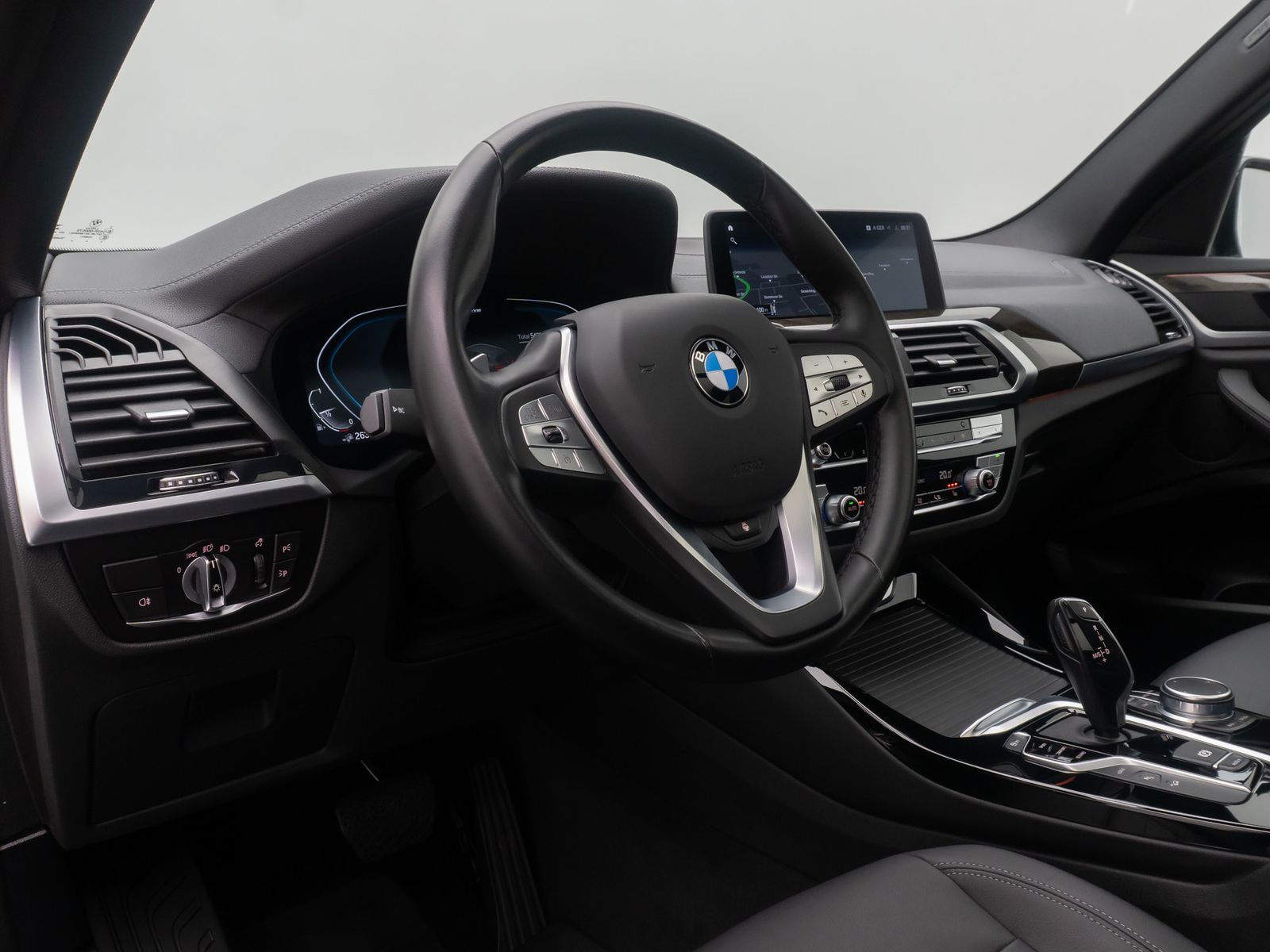 Fahrzeugabbildung BMW X3 xD30e LuxuryLine HUD DAB HiFi Panorama 19Zoll