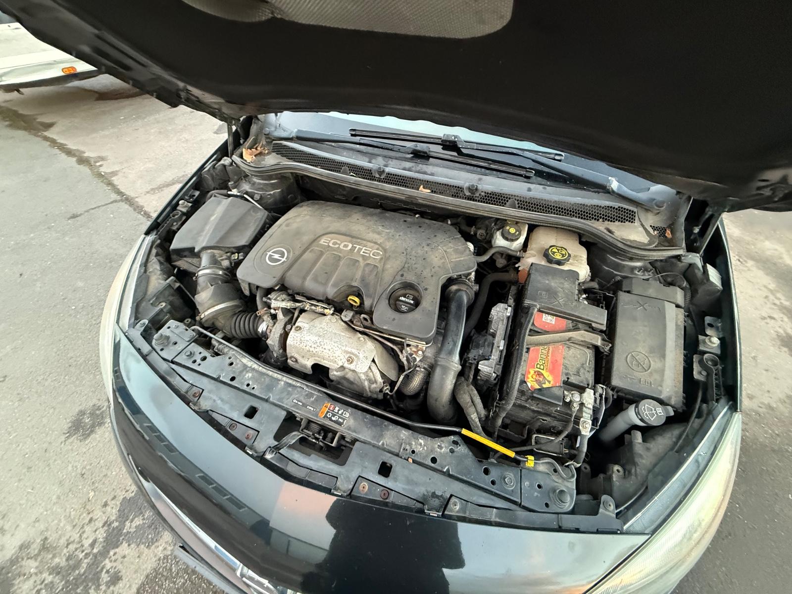 Opel Astra 2015 — photo 39