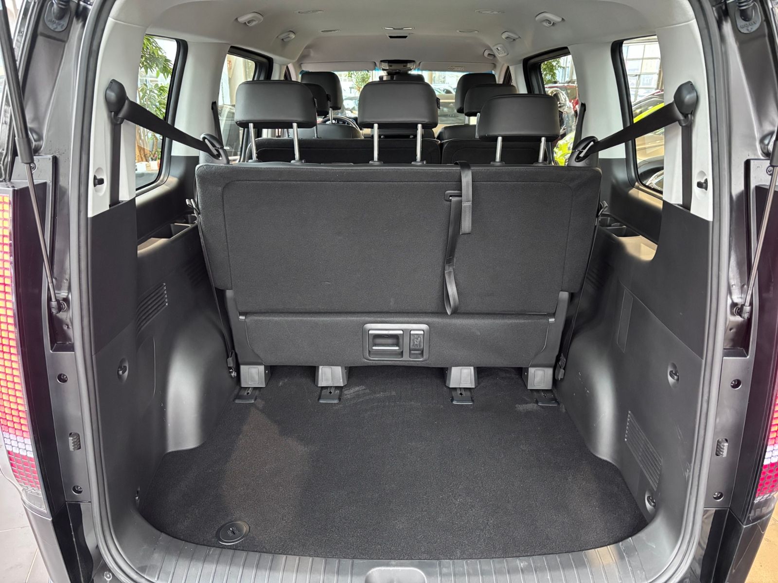 Fahrzeugabbildung Hyundai STARIA Trend 2WD SHZ LED NAVI ALU