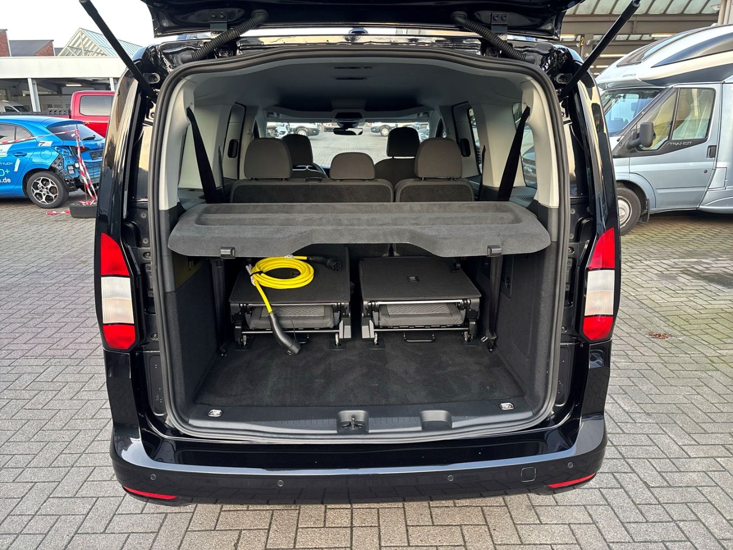 Ford Grand Tourneo - Bild 8