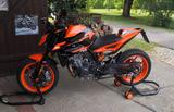 KTM Duke 890 GP - KTM 890 DUKE GP